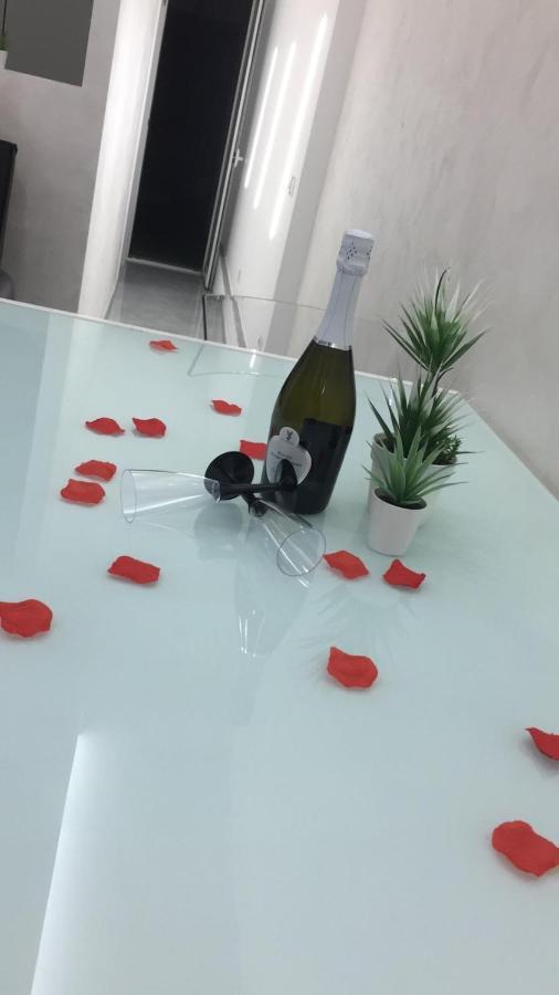 אפרטהוטל גיארדיני נאקסוס Le Rocce Nere מראה חיצוני תמונה